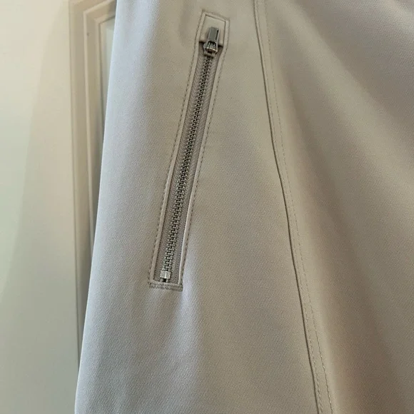 Athleta Endless High Rise Cargo Pant. Like new. Stretch. No wrinkles! Recycled. - Picture 7 of 15